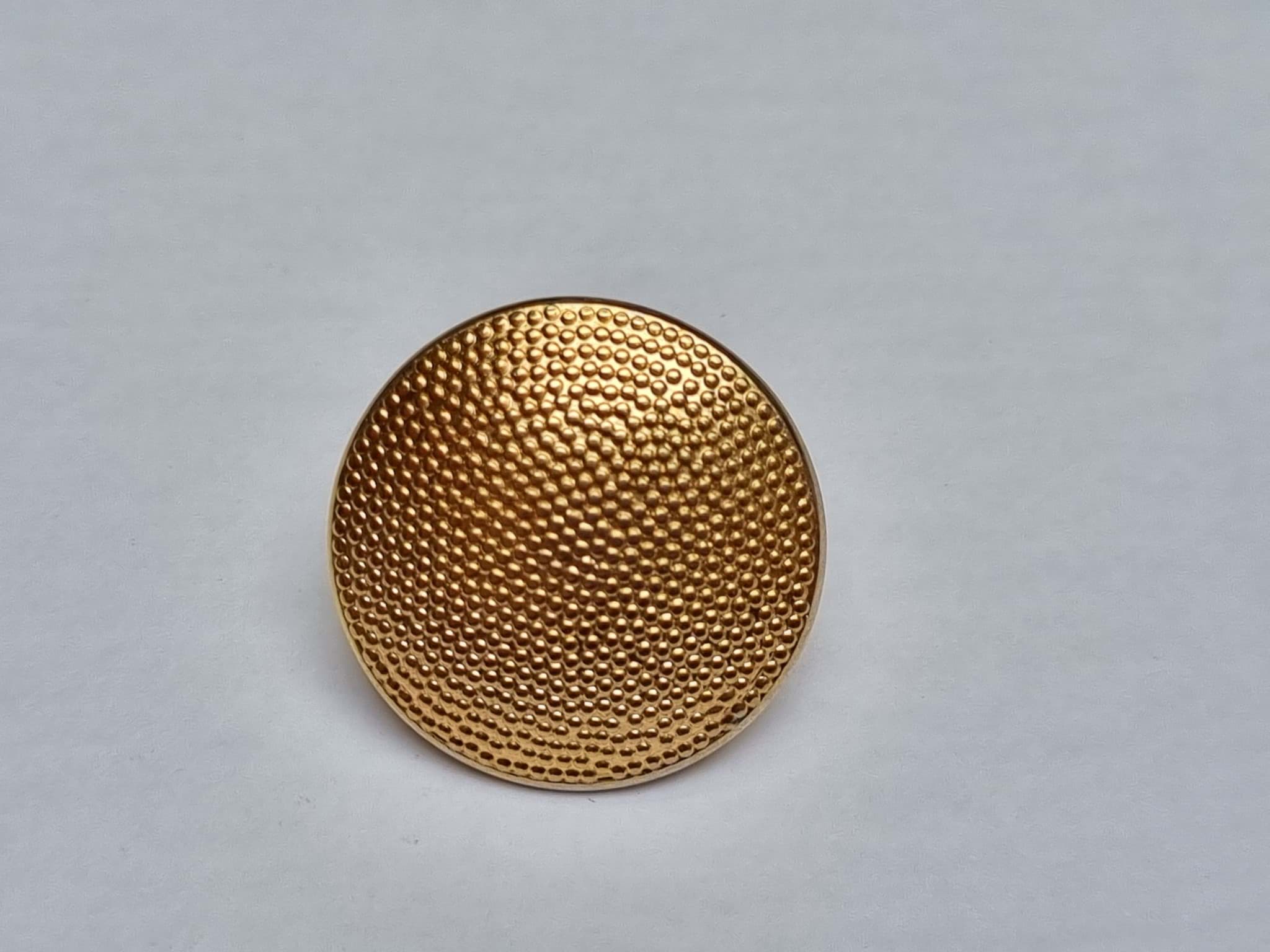 Bild von Knopf gold mit Öse